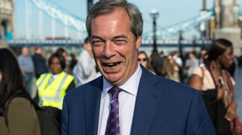 Farage állítja, Boris Johnsonék le akarták fizetni, hogy visszalépjenek a javukra