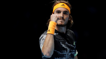 Cicipasz kiütötte Federert a évzáró ATP-torna elődöntőjében