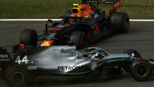 Brazil GP: megbüntették Hamiltont, bukja a dobogót