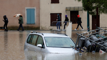 Négy halálos áldozata van az áradásoknak Dél-Franciaországban