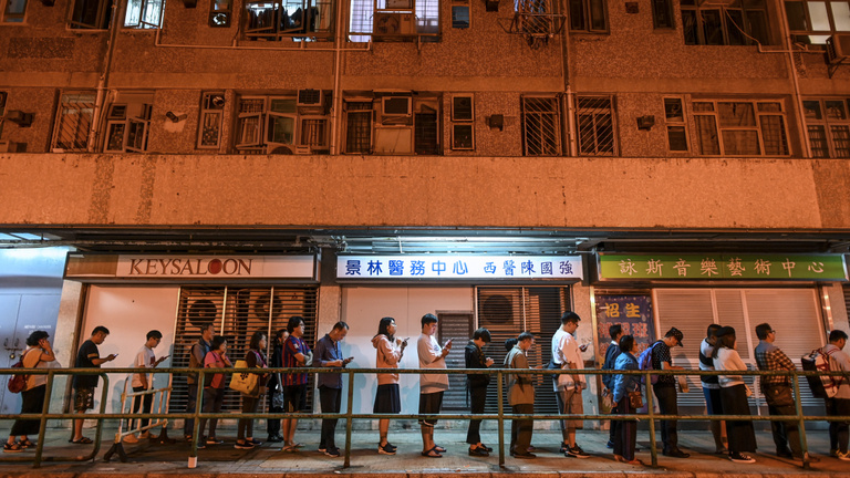 Nagy pofont kapott a kínai vezetés a hongkongi választáson