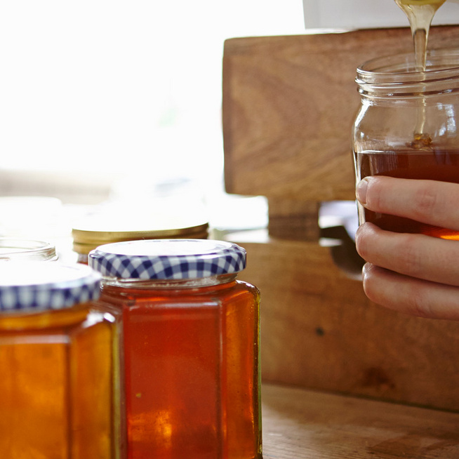 Összefogtak a Kárpát-medencei méhészek: isteni mézeket kóstolhatsz a hétvégén