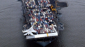 A világ legmenőbb parkolói: az amerikai haditengerészet repülőgép-hordozói