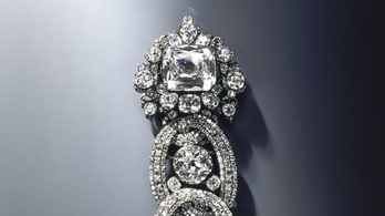 Egy 49 karátos gyémántot is elvittek a drezdai múzeumi betörők