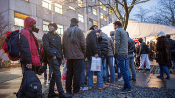 Kitoloncolt menedékkérők ezrei élnek Németországban