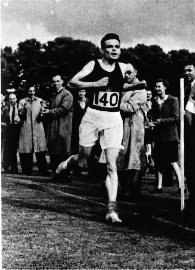 Alan Turing egy maratoni versenyen.
