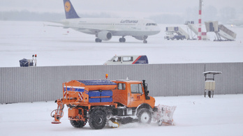 A havazás miatt a ferihegyi reptéren is késések vannak