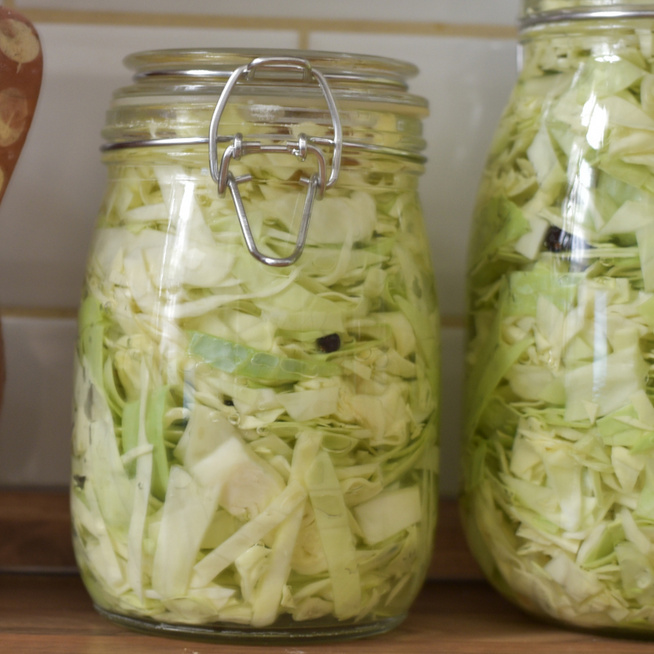 Házi probiotikum és a legjobb ízű savanyúság egyben: fermentált káposzta