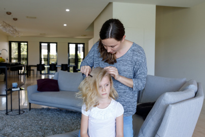 7 egészségügyi ok, amiért a gyereknek hullhat a haja: érdemes utánajárni