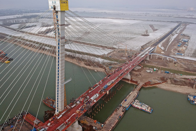 Egyre látványosabb a legújabb Duna-híd: friss fotók az építkezésről