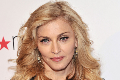 Madonnára rátalált a szerelem? 35 évvel fiatalabb táncosával így kapták le a lesifotósok
