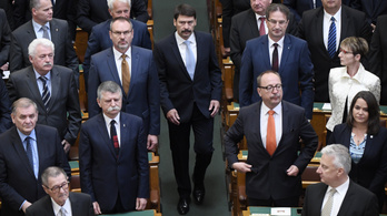 Áder segít be a Fidesznek az évtized utolsó parlamenti ülésén