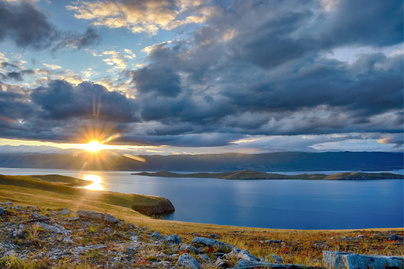 A Föld legmélyebb és legrégebbi tava ámulatba ejtő: a Bajkál-tó szépségét egyszer az életben látni kell