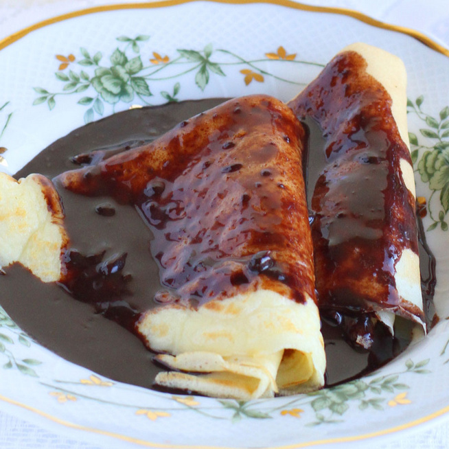 Elegáns és finom desszert a Gundel-palacsinta – A dió két textúrában kerül a tésztába