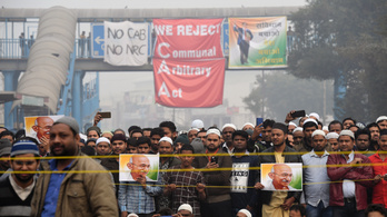 Indiában hat ember már nem tüntethet egy helyen, egyszerre