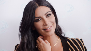 Kim Kardashian egy majdnem 20 millió forintot érő dzsekit ajándékozott 6 éves gyerekének