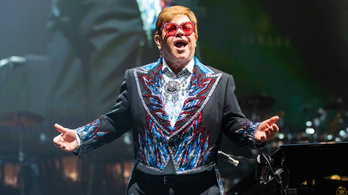 Elton Johnnal együtt tüntet ki magyar holokauszttúlélőket II. Erzsébet