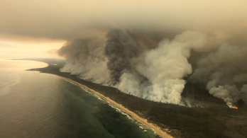 Tűzoltók szóltak be az ausztrál kormányfőnek a pusztító bozóttüzek miatt
