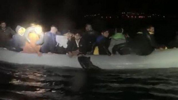 Nekiment a török partiőrség hajója a bevándorlók gumicsónakjának: többen meghaltak