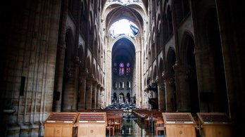 Még mindig fennáll a veszélye annak, hogy beomlik a Notre-Dame boltozata