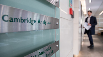 Százezernyi kiszivárgott irat fedi fel a Cambridge Analytica globális manipulációs tevékenységét