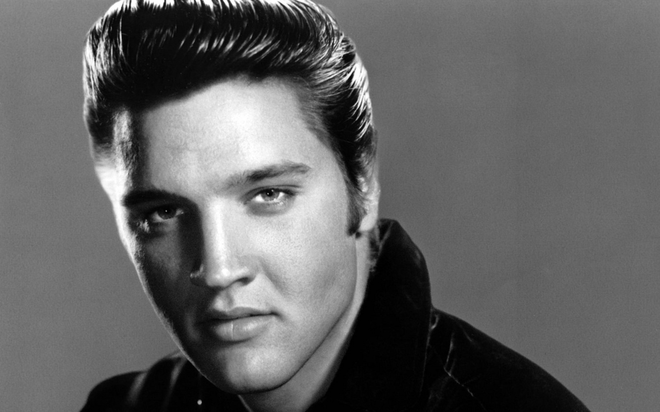 Elvis Presley született