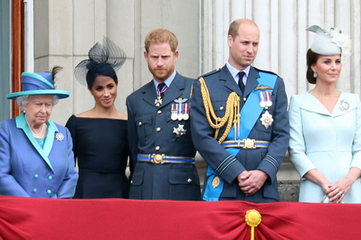 A királynő tajtékzik dühében - Így reagált a királyi család Harry hercegék visszavonulására