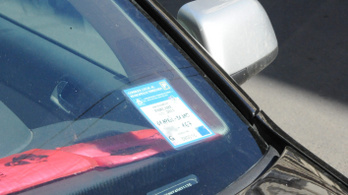 Milliós bírságot kell fizetniük az ingyenes szegedi parkolóbérletek ügyében érintetteknek