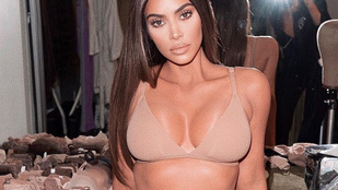 Kim Kardashian ismét megmutatta, hogy hogyan festett még a plasztikai őrület előtt