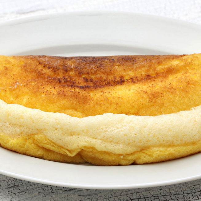 Ez a légies, remegős omlett titka – Néhány alapanyagból előkelő villásreggeli készül