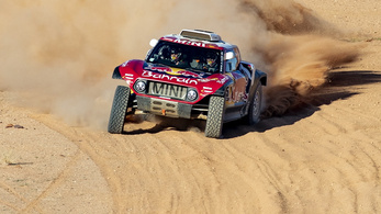 Carlos Sainz nyerte az első szaúdi Dakar-ralit