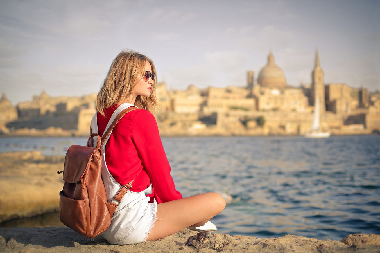 2100x1400 Valletta with girl in red