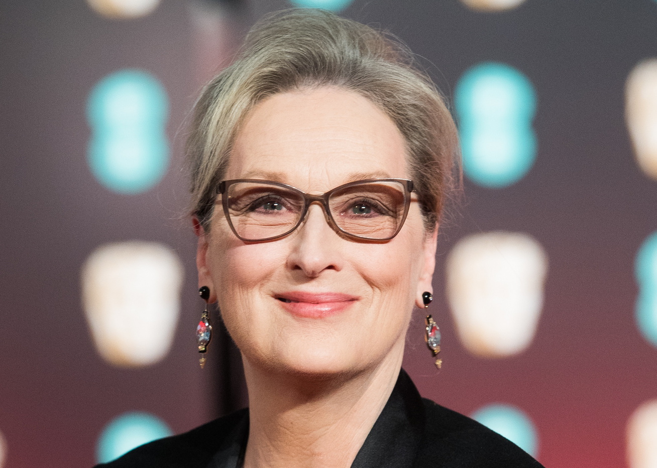 Meryl Streep 70 Evesen Is Gyonyoru A Sag Awardson Igy Lopta El A Show T Vilagsztar Femina