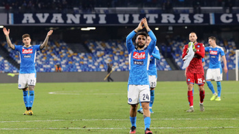 Őrületes izgalmak után, a címvédőt verve jutott elődöntőbe a Napoli a kupában