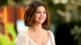 Selena Gomez ezerszámra veszi saját lemezeit