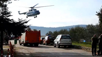 Tengerbe zuhant egy horvát katonai helikopter