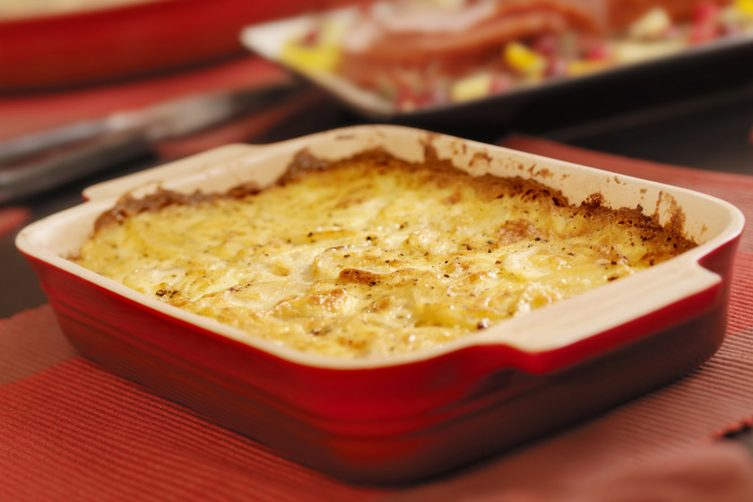 Fűszeres, darált húsos tepsis krumpli sok sajttal: jó szaftos lesz