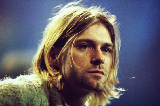 A csíkos pulóveres srác, aki soha nem akart sztár lenni: 53 éves lenne Kurt Cobain