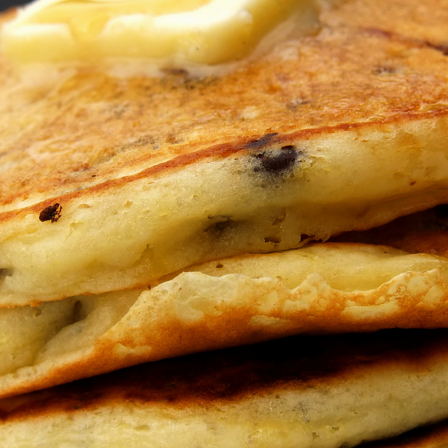 Csokidarabok bújnak meg a pancake-ben – Egy plusz hozzávalóval még finomabb lesz