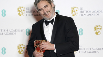 Joaquin Phoenix rasszizmusról, Brad Pitt szinglikről és válóügyvédekről beszélt a BAFTA-gálán