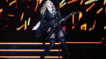 Újabb rajongók perelik Madonnát az állandó késések miatt