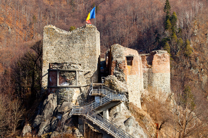 E falak között élte napjait Vlad Tepes, a valóban élt Drakula gróf: pillants be a misztikus Poenari kastélyba