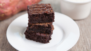 Édesburgonyás gluténmentes brownie: igazi fitfood