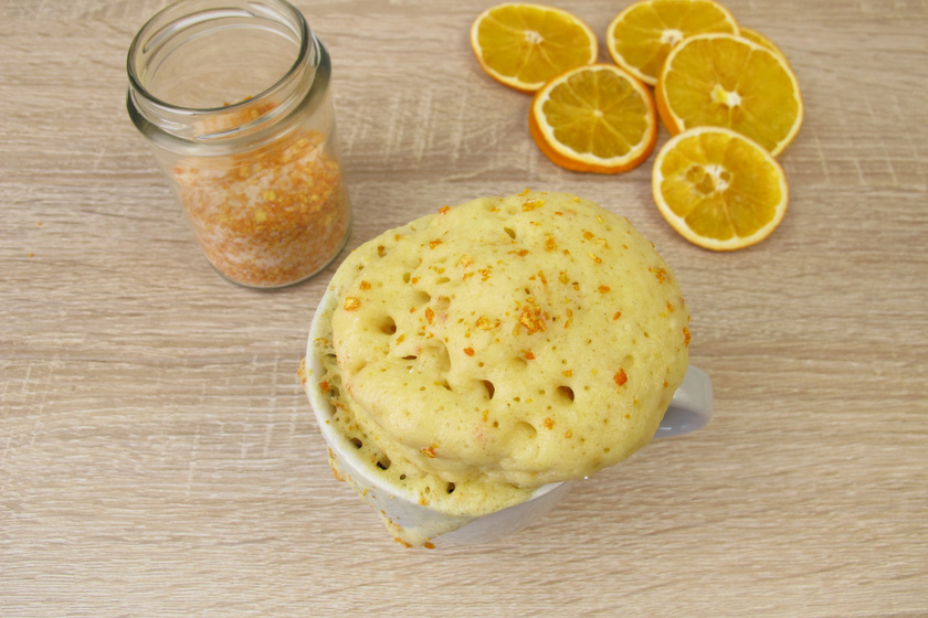 Ragacsos és mennyei: ötperces bögrés narancsos süti, amivel nincs semmi macera