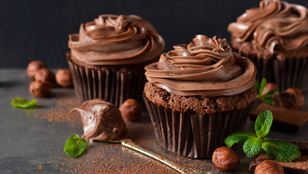 Triplacsokis cupcake-ek Nutella-krémmel – ezt süsd meg, ha biztosra akarsz menni!