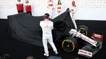 F1: Räikkönenék leleplezték az Alfát, Vettel nélkül indult a teszt