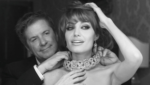Hotelekben árusítják Angelina Jolie exkluzív ékszereit