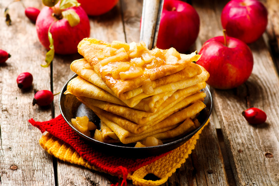 Almás-fahéjas palacsinta: vegán, gluténmentes, és könnyű elkészíteni