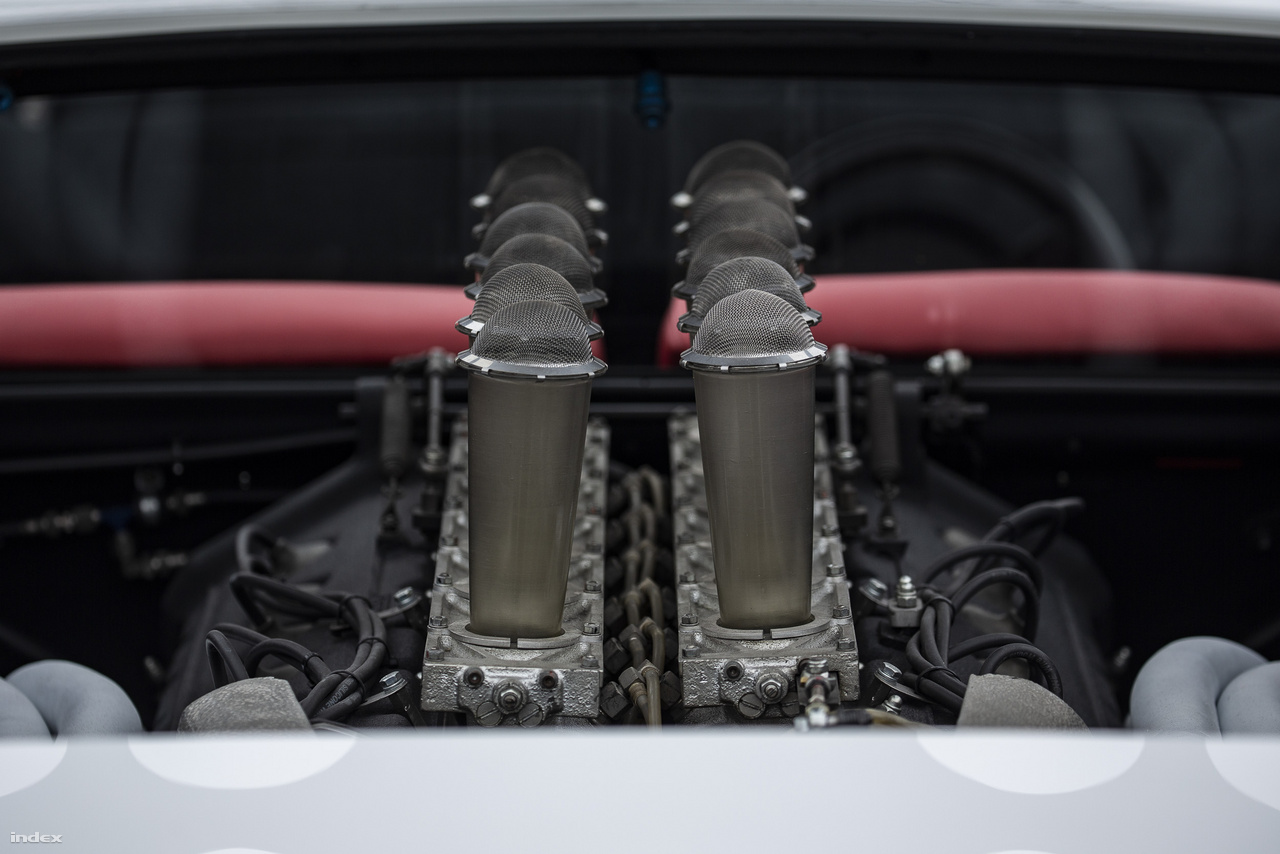 Glickenhaus mérnökei a Modulo alapjául szolgáló Ferrari 512 S alvázkeretbe egy hozzá passzoló 5 literes, 550 lóerős V12-es Ferrari motort szereltek. 
