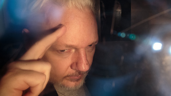Megkezdődött a WikiLeaks alapítójának kiadatási pere Londonban